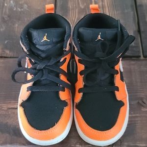 Nike Jordan 1 Mid size 9C